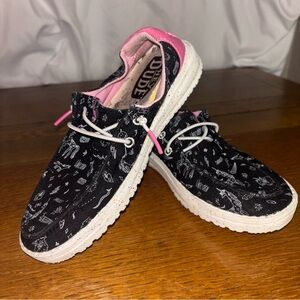 Hey Dude Wendy Unicorn Youth Slip-On Size 3 Ladies Size 4